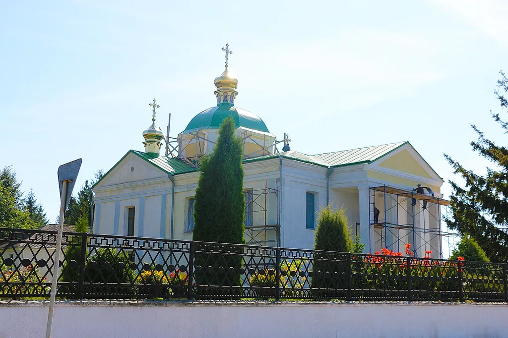 Церква Різдва-Богородицька, Хмільник, вул. Столярчука, 6