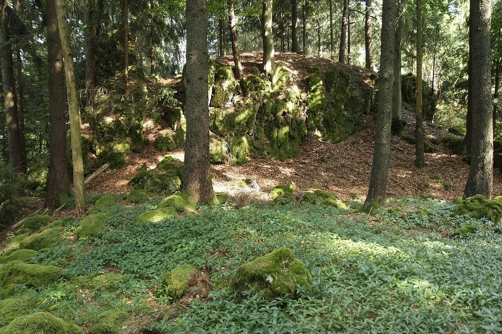 Burgstall Leherfels - Ansicht des Felsens der Oberburg
