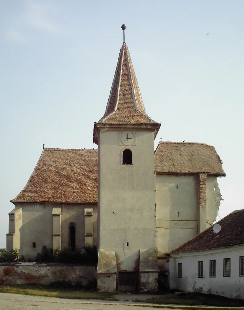 The fortified church in Velt in 2006 (after the choir colapsed).
