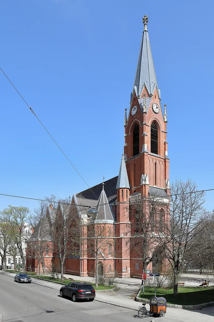 Die röm.-kath. Gersthofer Pfarrkirche St. Leopold im 18. Wiener Gemeindebezirk Währing.Der neugotische Backsteinbau wurde nach Plänen des Architekten Richard Jordan errichtet und vom Baumeister Josef Schmalzhofer ausgeführt. Die Grundsteinlegung zu der dreischiffigen Hallenkirche und erster großen Kirche in Gersthof fand am 12. September 1887 statt und die Einweihung am 15. November 1891.