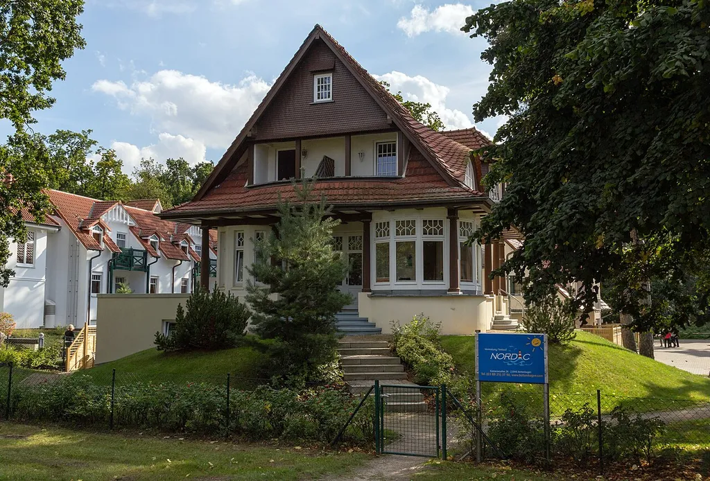 Boltenhagen, Strandpromenade 34, Schullandheim, Baudenkmal