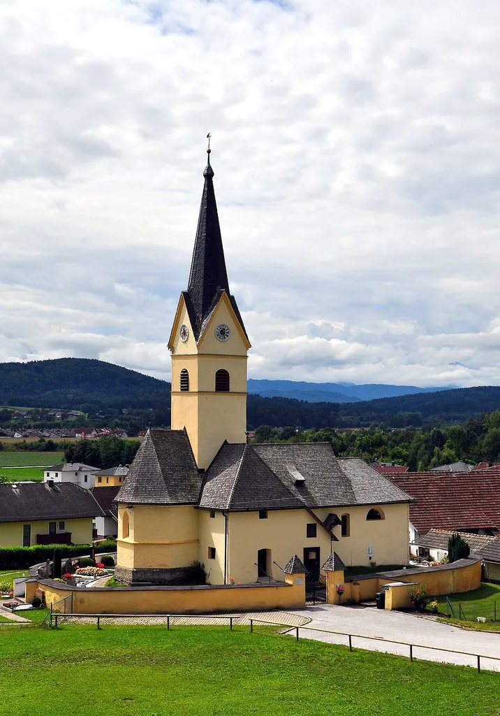 Northeastern view at the subsidiary church Saint Paul with cemetery on Emmersdorfer Strasse, 14th district Woelfnitz, municipality Klagenfurt am Wörthersee, Carinthia, Austria, EU