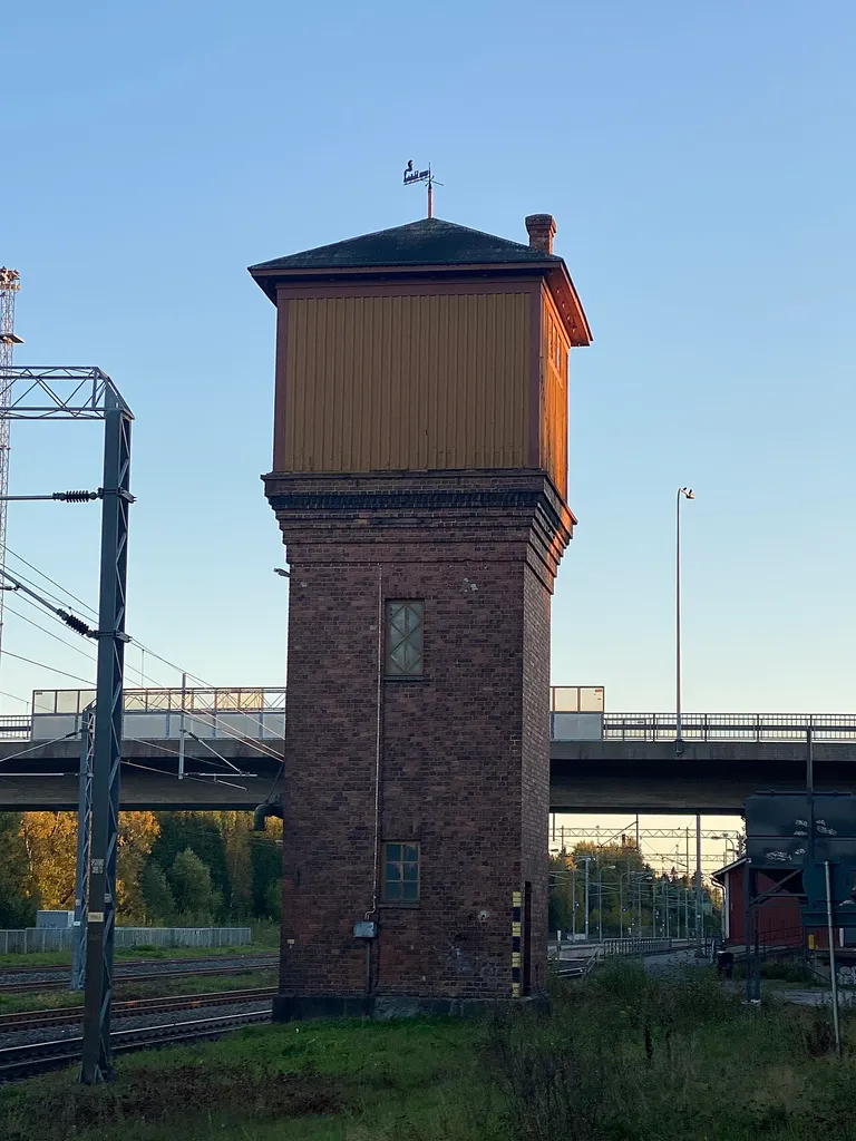 This is a photo of a monument in Finland identified by the ID 'Loimaa railway station' (Q6668115) - RKY: 4231