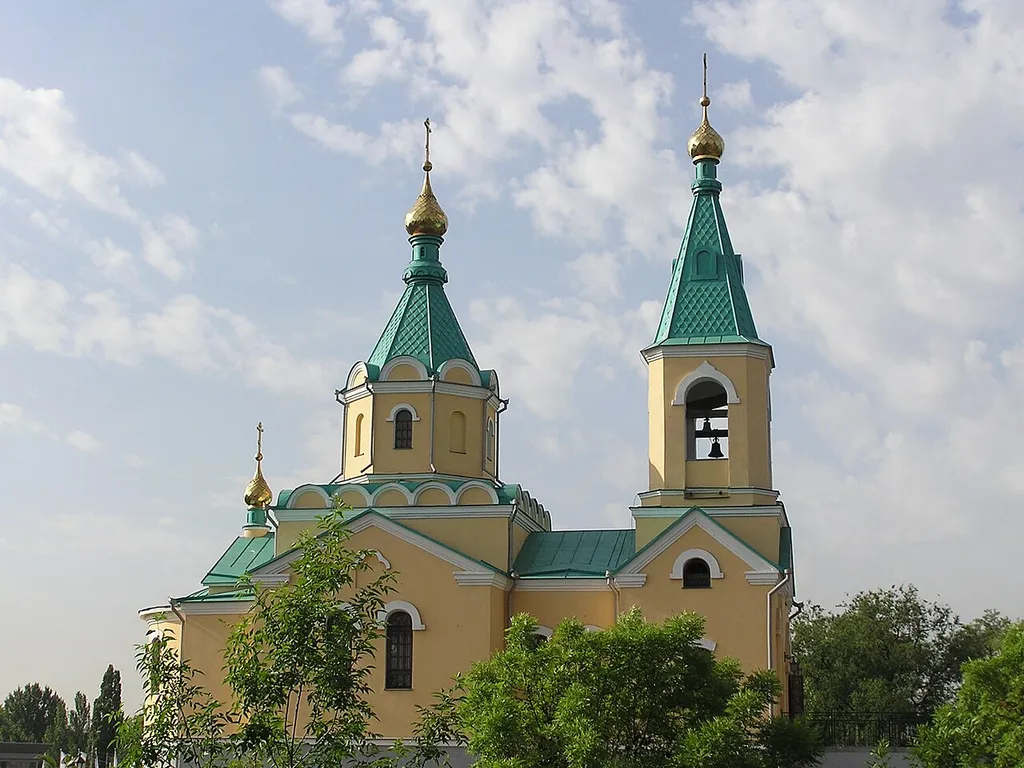 Донецк. Храм Святых Первоверховных Апостолов Петра и Павла