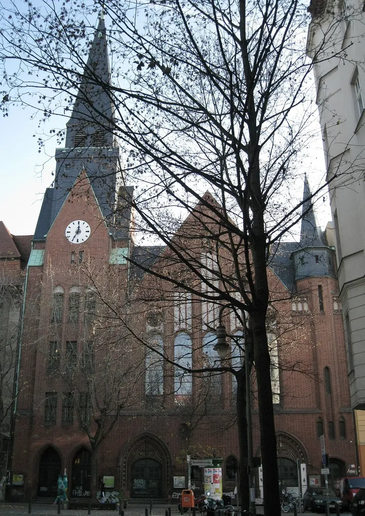 Straßenfront der Eliaskirche