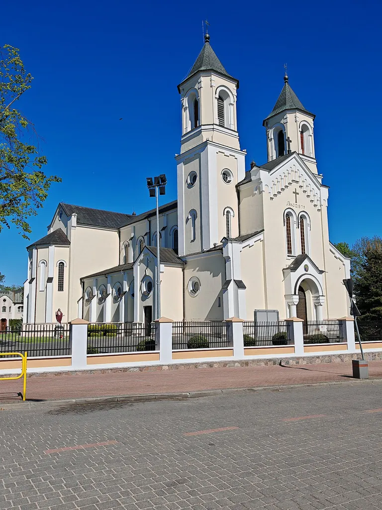 Zambrów, Kościół Trójcy Przenajświętszej w Zambrowie