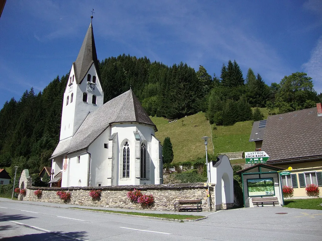 Kath. Pfarrkirche hll. Peter und Paul mit Friedhof