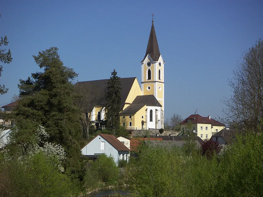 The Roman-Catholic Parish Church of St. Georgen an der Gusen, Austria from the South This media shows the protected monument with ObjektID 17550 in Austria. (Commons, de, Wikidata)