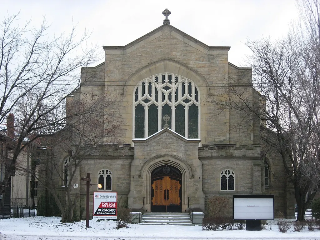 Front of the former Saint Paul's Episcopal Church, located at 787 E. Broad Street (U.S. Route 40) in Columbus, Ohio, United States. Built in 1903, it is listed on the National Register of Historic Places.