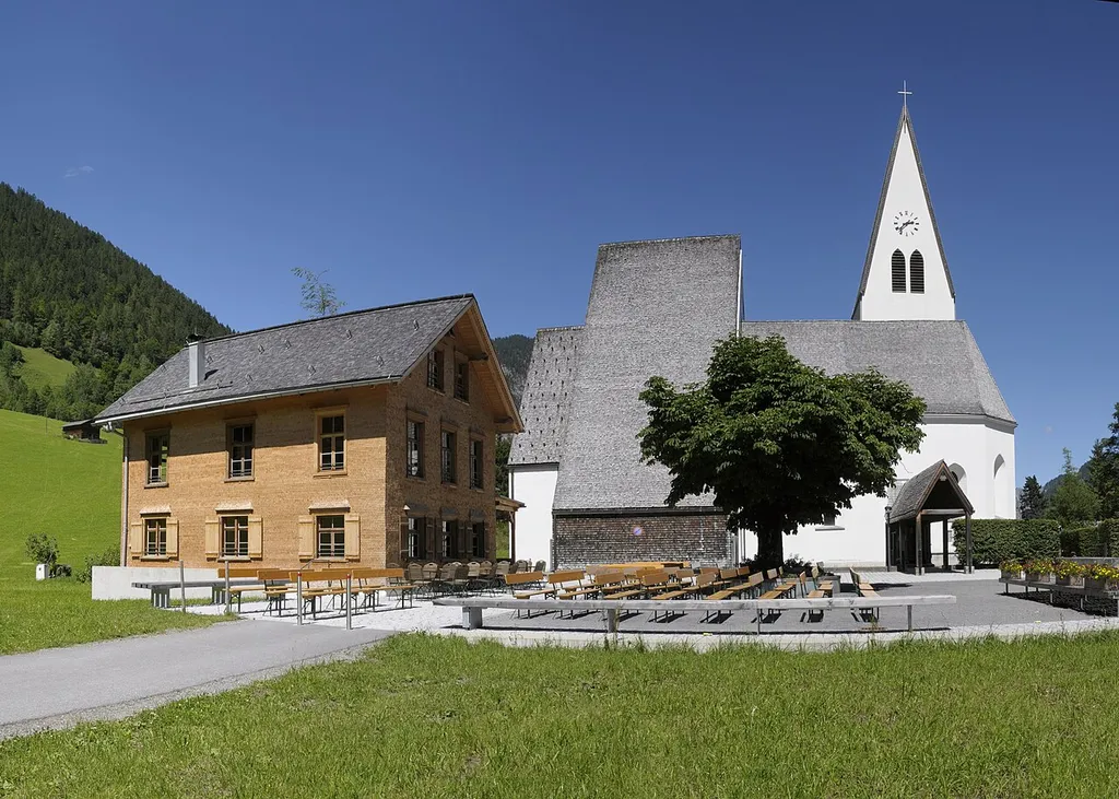 Panorama mit mehreren Bilder. Pfarrkirche Mariä Himmelfahrt in Brand.