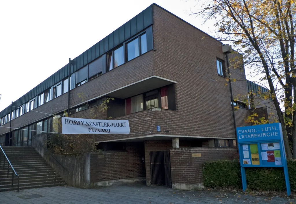 Nebengebäude der Lätarekirche in München-Neuperlach