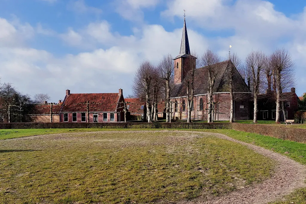 Mitselwier, doarpstsjerke en Tsjerkebuorren