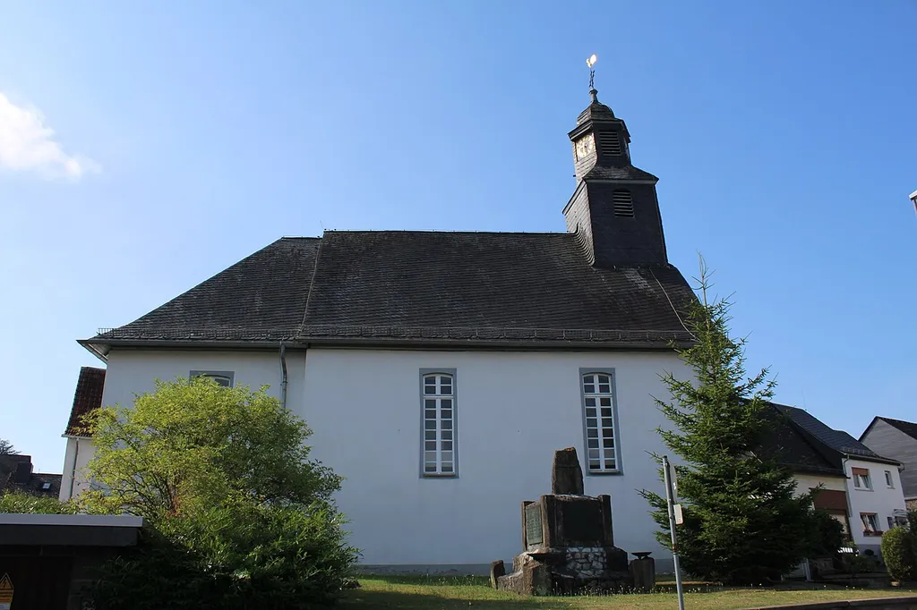 Ev. Kirche Edingen, Gemeinde Sinn, Lahn-Dill-Kreis, Hessen, Deutschland