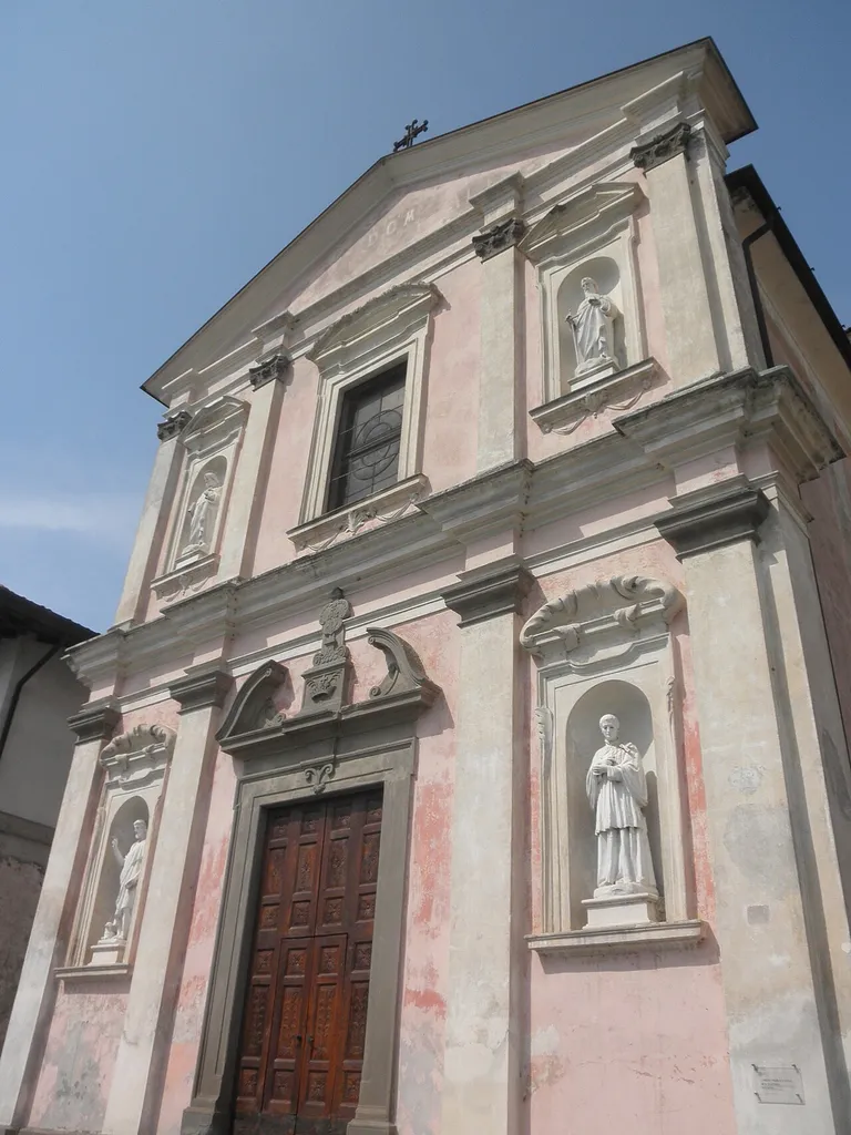 La chiesa di Sant’Eufemia a Vello, frazione di Marone.