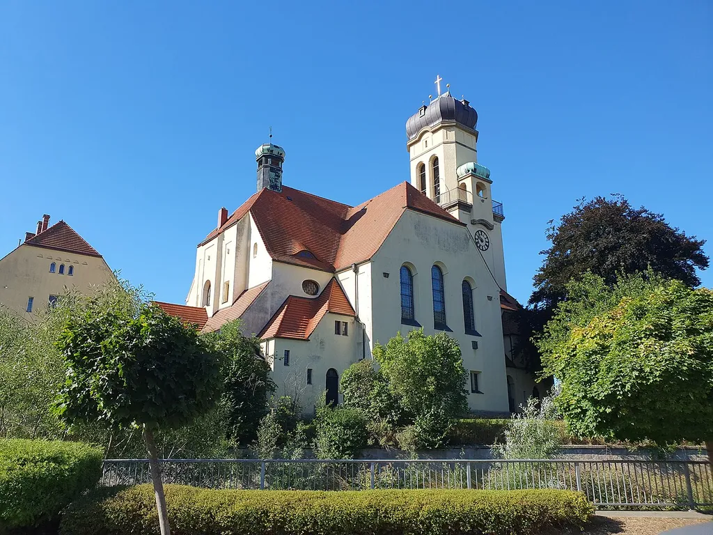 Kirche und Pfarrhaus Hainstraße 1; 1a