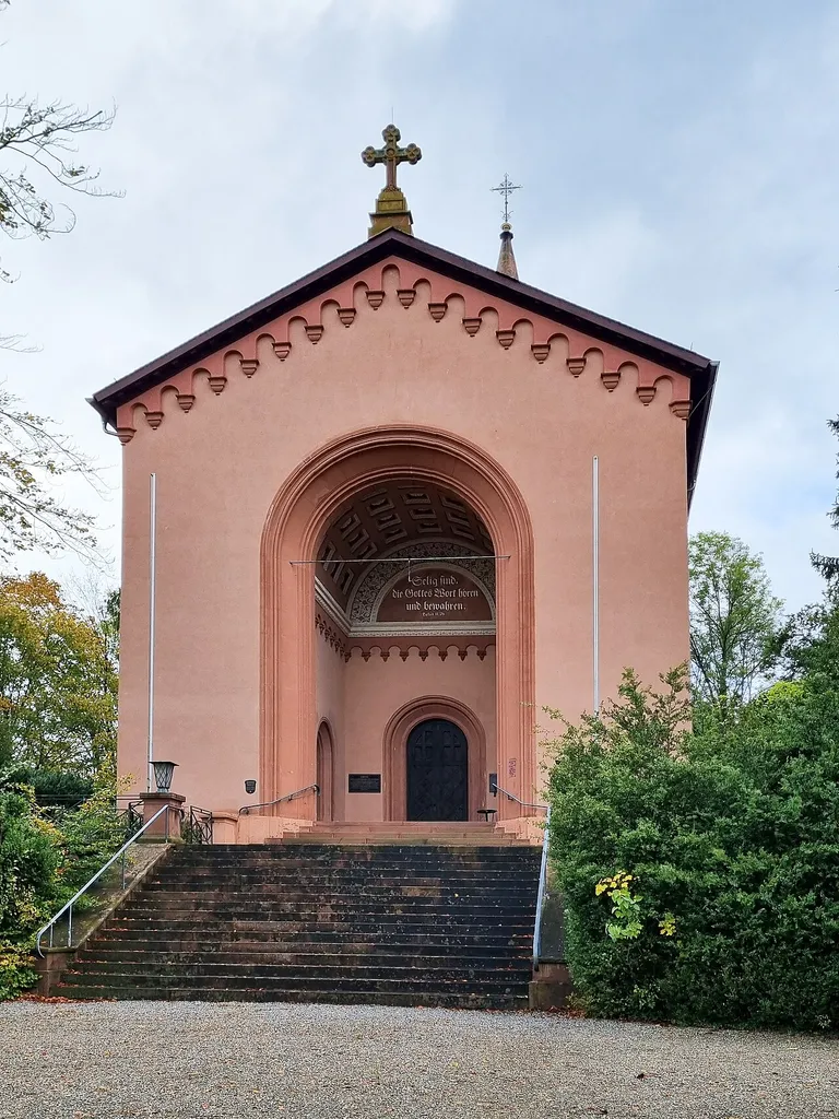 Evangelische Marienkirche in Bensheim-Schönberg; Eingangsseite