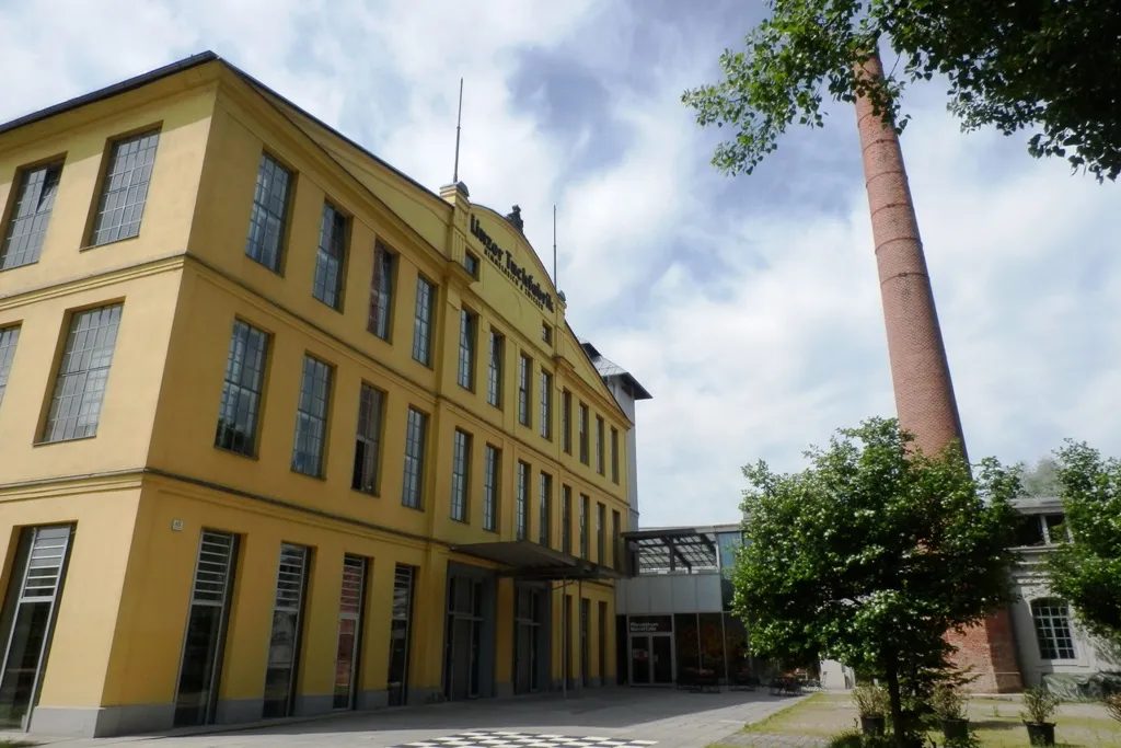Pfarrkirche Linz - Marcel Callo (Auwiesen) - ehemalige Tuchfabrik Himmelreich &amp; Zwicker