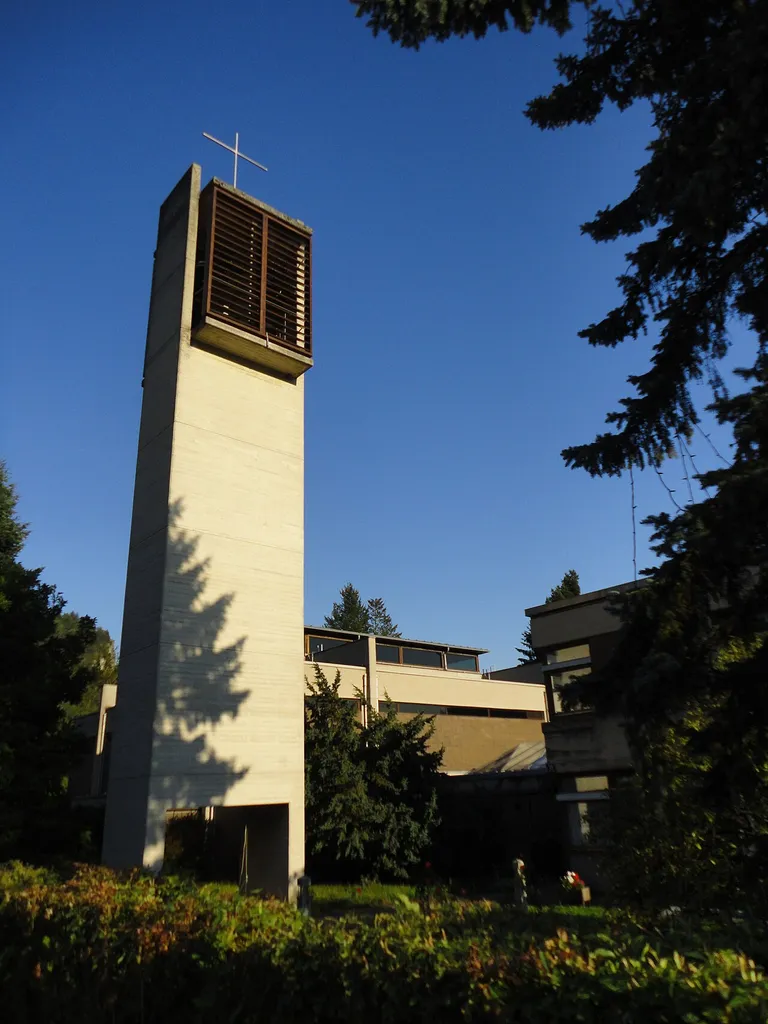 Kath. Pfarrkirche hl. Schutzengel und Pfarrhof