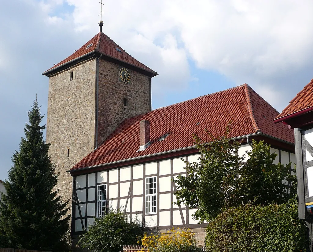 Kirche St. Nicolai in Eberhausen, Gemeinde Adelebsen, Niedersachsen. Turm mittelalterlich, Langhaus 1841.