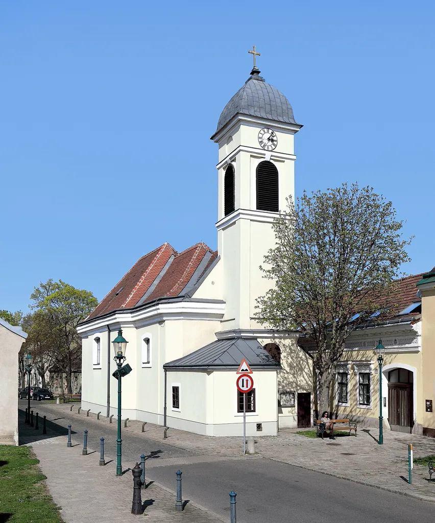 Die Pfarrkirche St. Karl Borromäus, auch Wallfahrtskirche Klein-Maria-Taferl bezeichnet, in Großjedlersdorf, ein Bezirksteil des 21. Wiener Gemeindebezirkes Floridsdorf. Die spätbarock-josephinische schlichte Saalkirche wurde nach dem Brand des hölzernen Vorgängerbaus 1748 erbaut und 1765 erweitert.