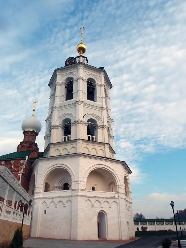 Колокольня с церковью Богоявления Господня (Москва и Московская область, Солнечногорск, село Рогачево (посёлок Луговой))