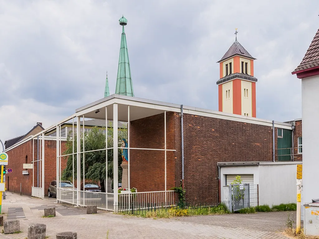 Klosterkirche Zu Unserer Lieben Frau in Oberhausen-Styrum. Architekt: Gottfried Böhm, Projektzeit: 1948–1957.