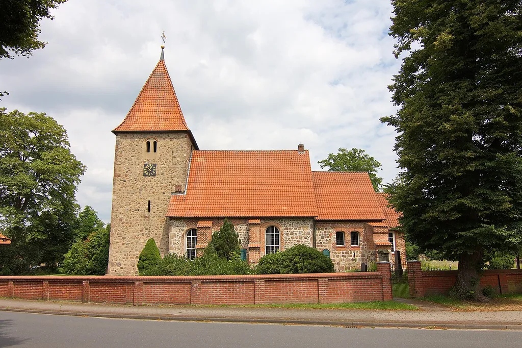 St. Bartholomäus-Kirche von 1180 in Kirchwalsede, Niedersachsen, Deutschland
