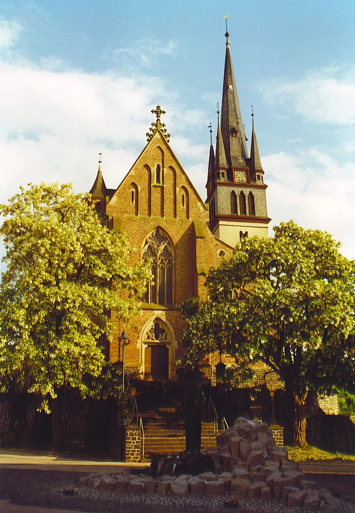 Kath. Pfarrkirche "St. Ägidus" zu Obertiefenbach (Beselich)