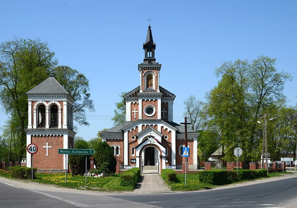 Tuchowicz - kościół parafialny p.w. św. Marii Magdaleny, 1888 (zabytek nr 347/83 z 31.12.1983).