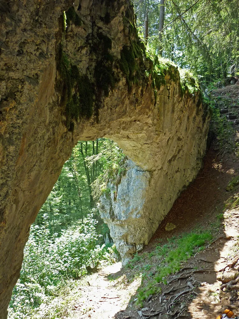 Judenkirche near Tiefenbach, looking at the arch from inside