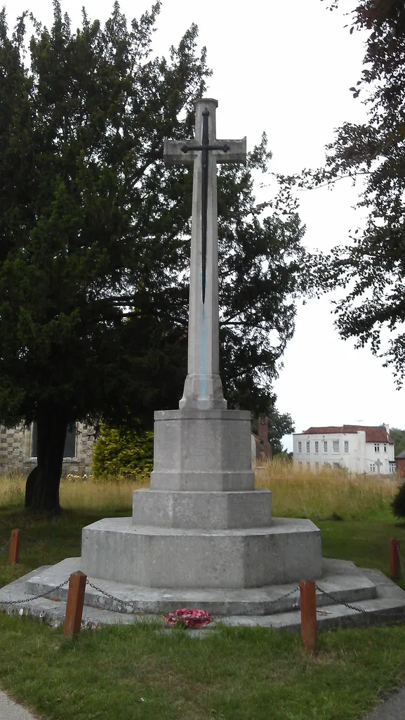 A Memorial on the border of Saint Lawrence Church next to the High Street