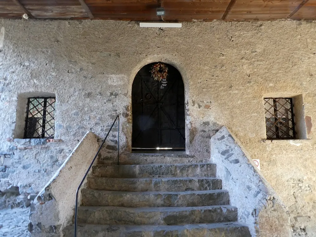 Säben (Klausen, South Tyrol, Italy), Holy Cross church