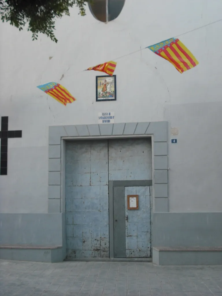 Portada de l'església de Sant Jaume de Beniferri.