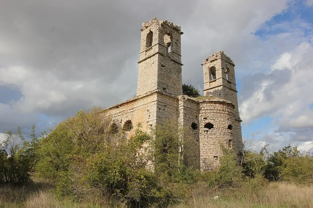 Ruinen der Griechisch-katholischen Kirche in Baljci, Gemeinde Ružić, Kroatien