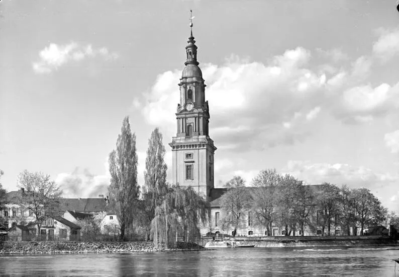 For documentary purposes the German Federal Archive often retained the original image captions, which may be erroneous, biased, obsolete or politically extreme. Potsdam.- Heiligengeistkirche (Heiliggeistkirche)