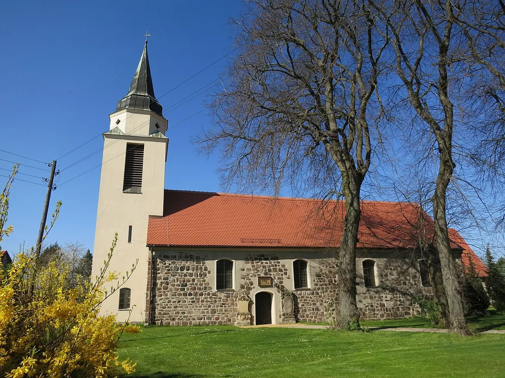 Boßdorf, Kirche von Südwesten