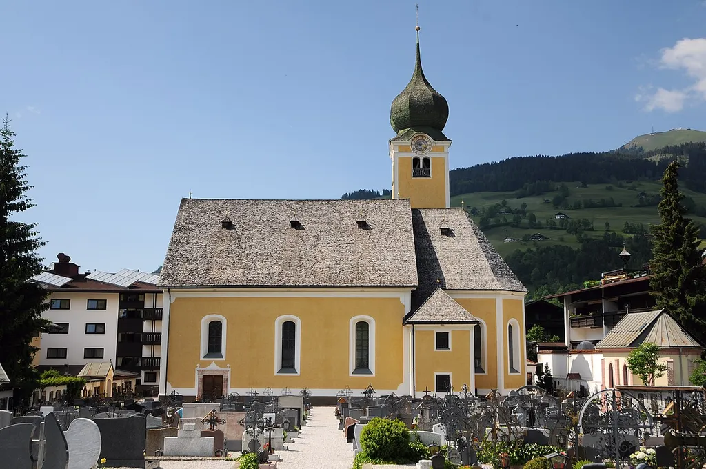 Die Pfarrkirche hl. Nikolaus der Gemeinde Westendorf (Tirol).