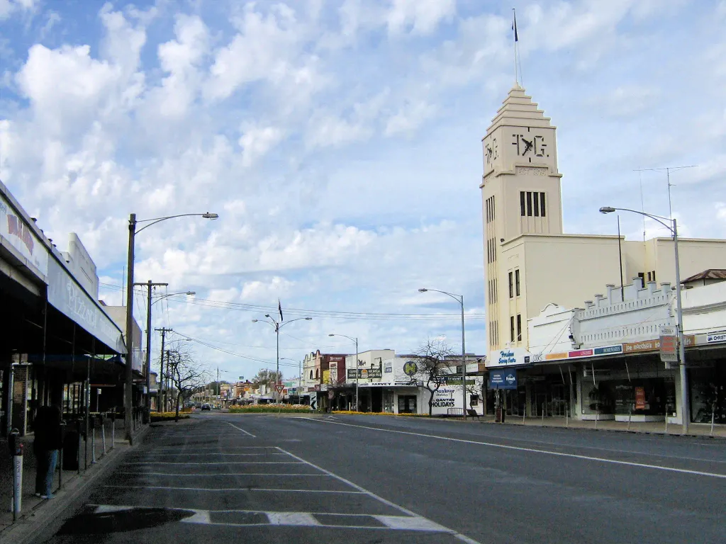Main street in w:Horsham, Victoria
