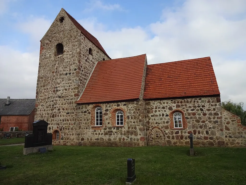 Dessau ist ein Ortsteil der Einheitsgemeinde und Stadt Arendsee (Altmark) und der Ortschaft Kleinau im Altmarkkreis Salzwedel in Sachsen-Anhalt.