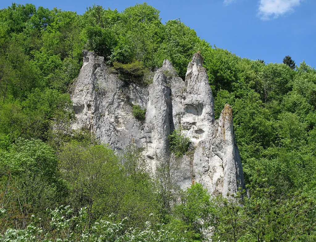 Südostseite des Burgfels.
