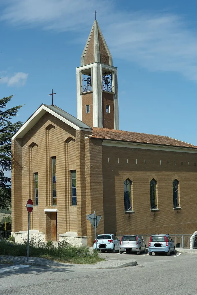 Veduta esterna della chiesa parrocchiale della Santissima Annunziata extra muros di Urbino.