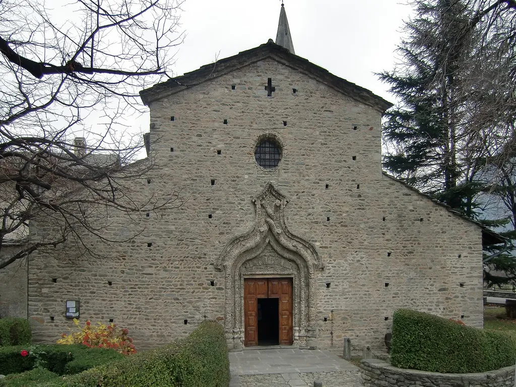 Arnad (Aosta Valley), church of San Martino, Facade (XI century), the portal date to the XV century