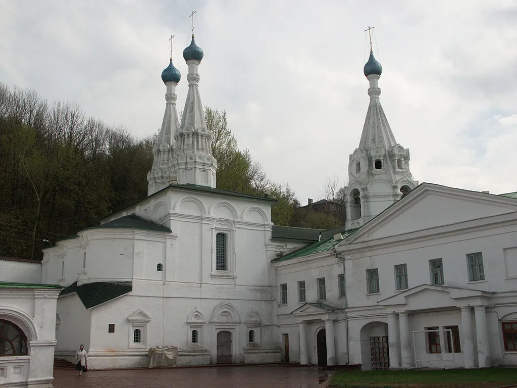 Россия: Нижний Новгород: Нижегородский район: пер.Мельничный: Благовещенский монастырь: церковь Успенская; 16:09 08.05.2006