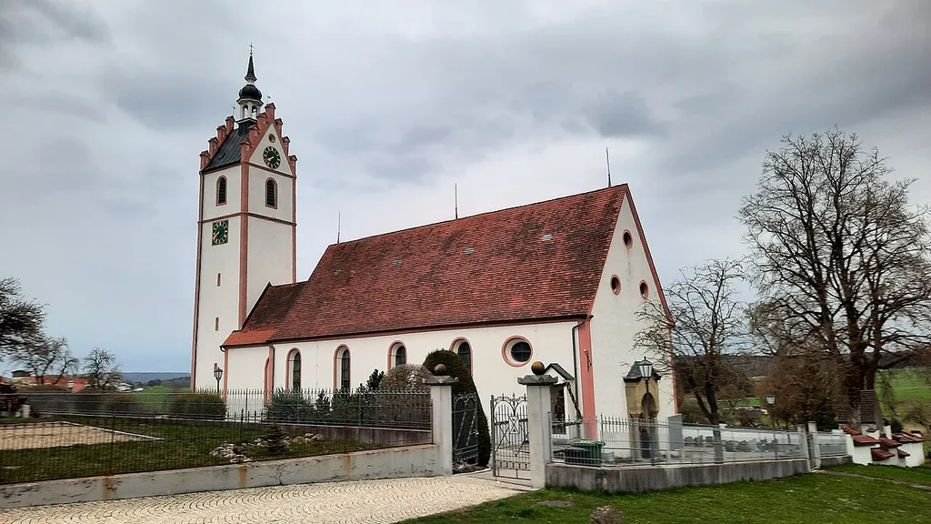 Kath. Pfarrkirche St. Peter und Paul, Benzingen - Außenansicht Nord