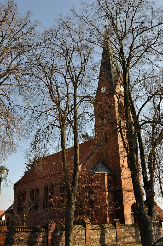 Die Kirche in Finowfurt an der Eberswalder Straße. Sie wurde Ende des 19. Jahrhunderts errichtet und wird von der evangelischen Kirchengemeinde Finow genutzt.