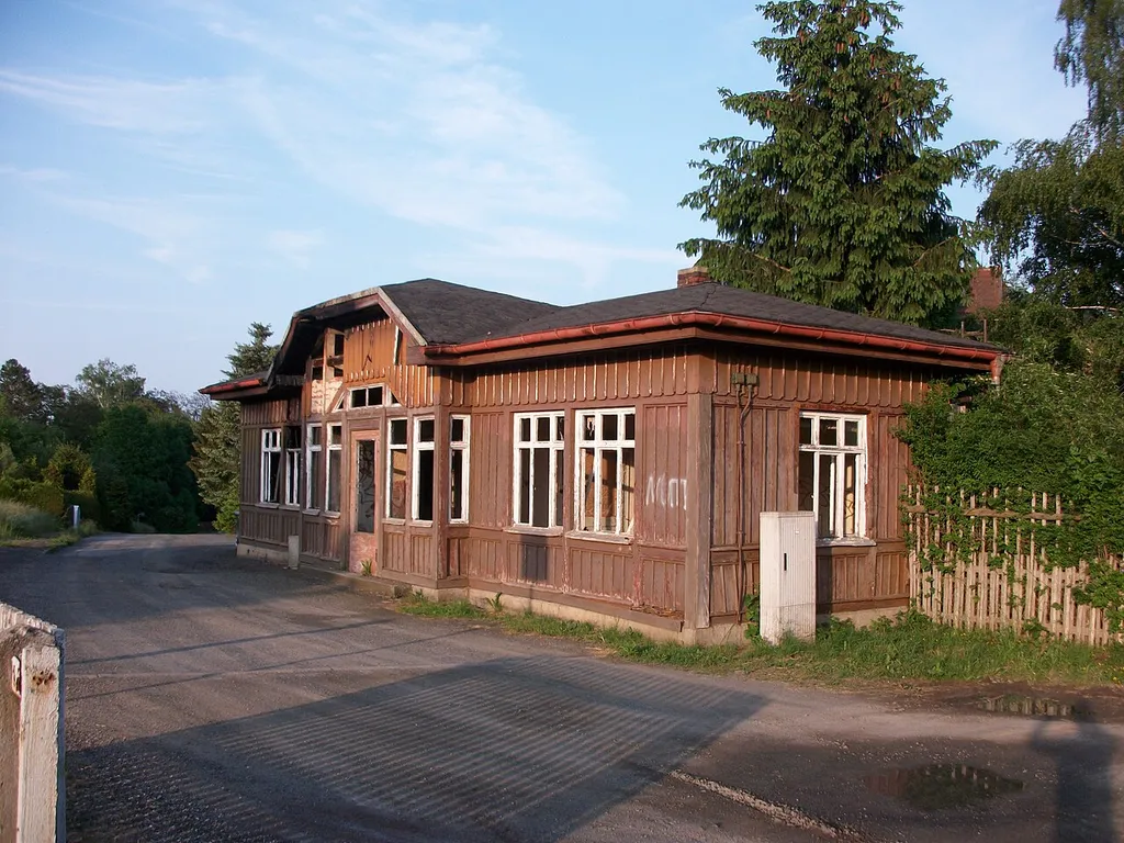 station building at Werdau West station