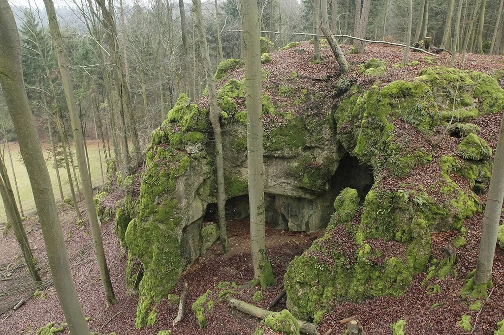Naturdenkmal und Höhle Steinkirche (D 80)