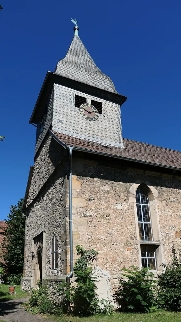 Die evangelische Kirche in Weidenhausen, einem Ortsteil der Gemeinde Meißner im nordhessischen Werra-Meißner-Kreis, wird wegen ihrer künstlerischen, geschichtlichen und städtebaulichen Bedeutung als ein Kulturdenkmal geschützt. Sie wurde kurz vor Einführung der Reformation im Jahr 1522 erbaut.