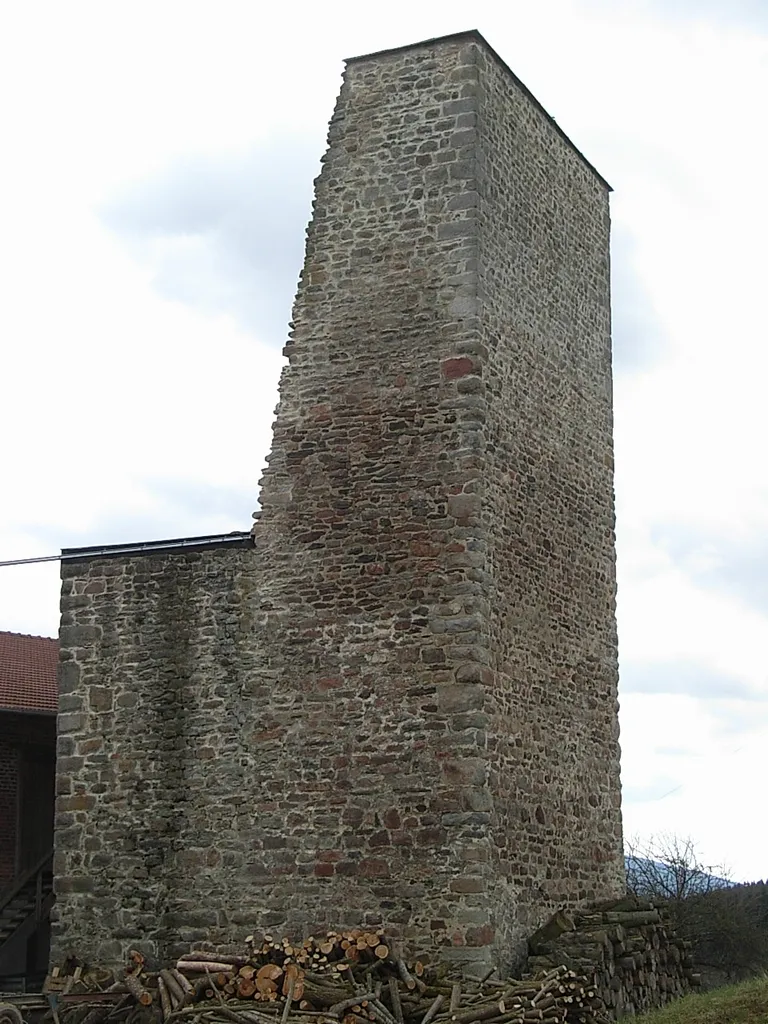 Linden (Geiersthal), ruins of a tower on the grounds of the destroyed castle.