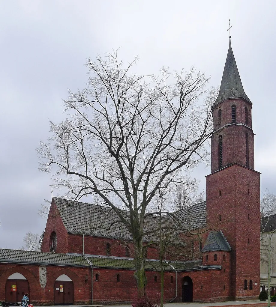 Berlin-Lichterfelde, kath. St.-Annen-Kirche